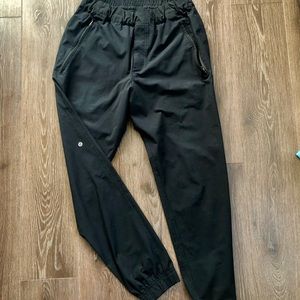 Lululemon Joggers Size Medium amazing condition